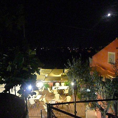 Giu Al Mulino Guest House Pontecagnano Bagian luar foto