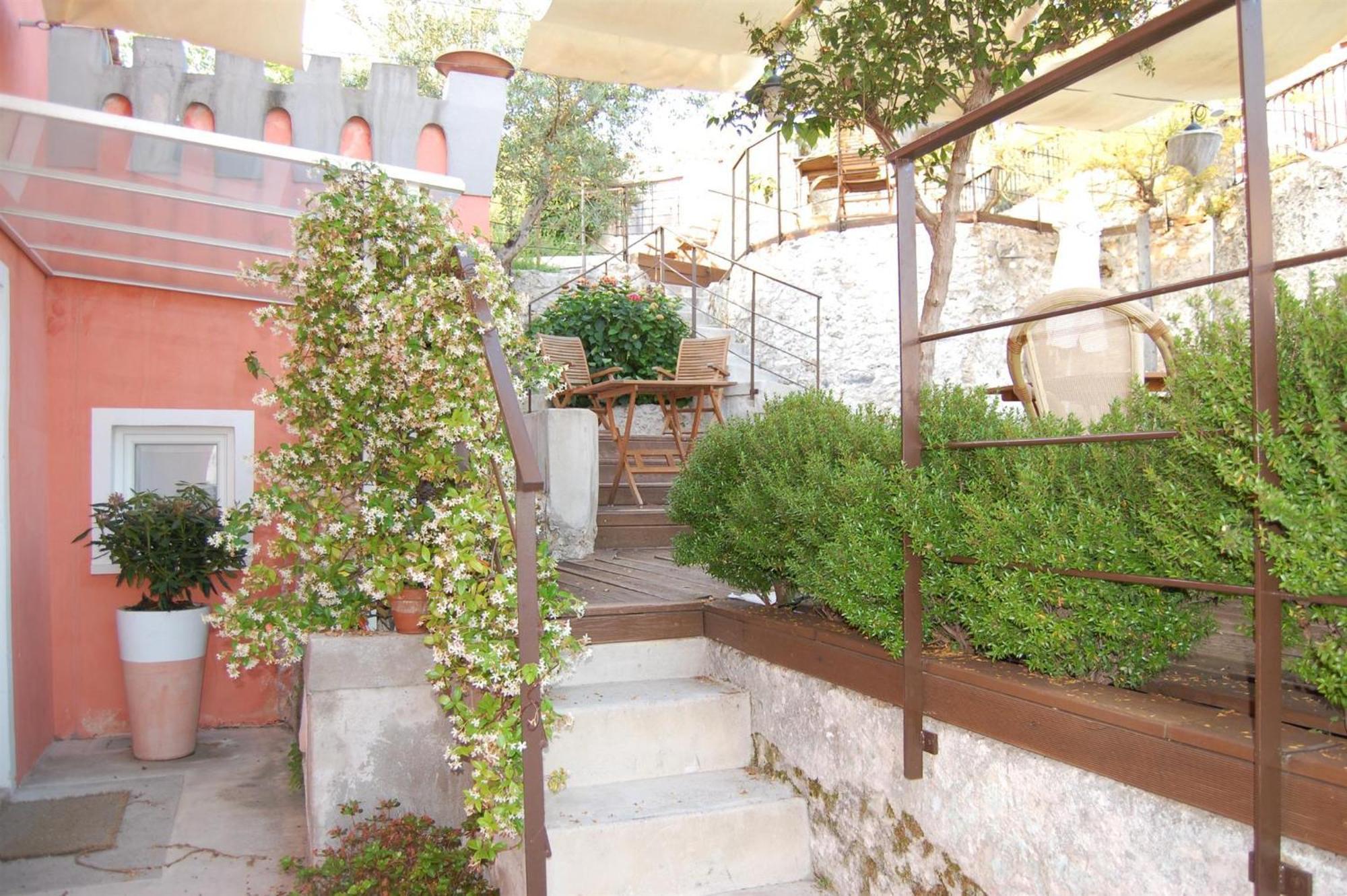 Giu Al Mulino Guest House Pontecagnano Bagian luar foto